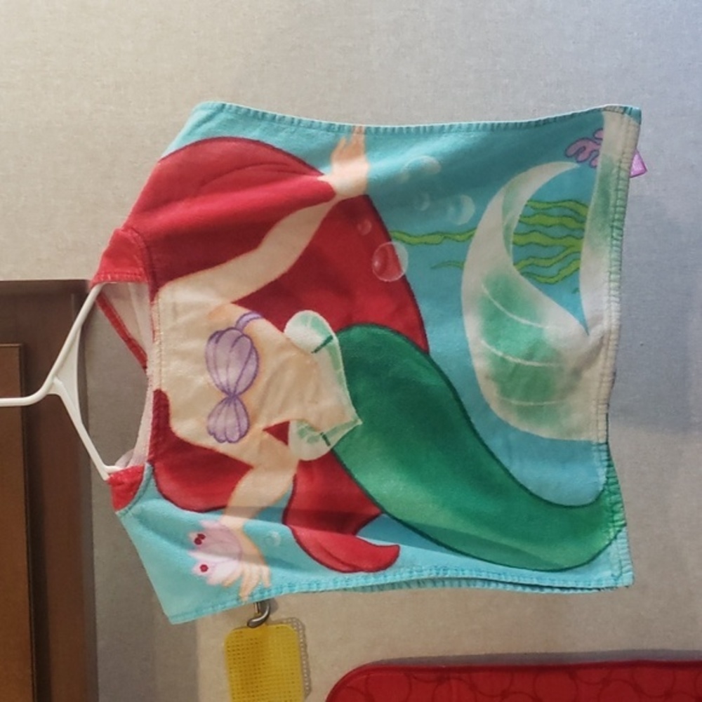 Disney Ariel Mermaid 🧜‍♀️ Hooded‎ Towel